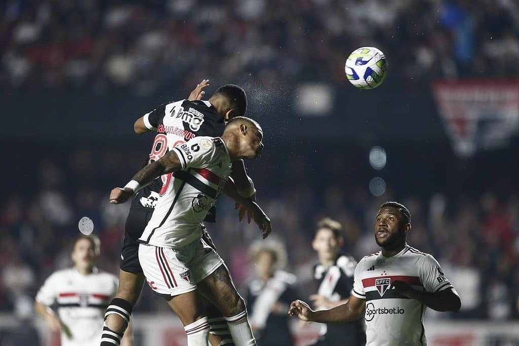 São Paulo derrota o Vasco em grande jogo recorde de público no