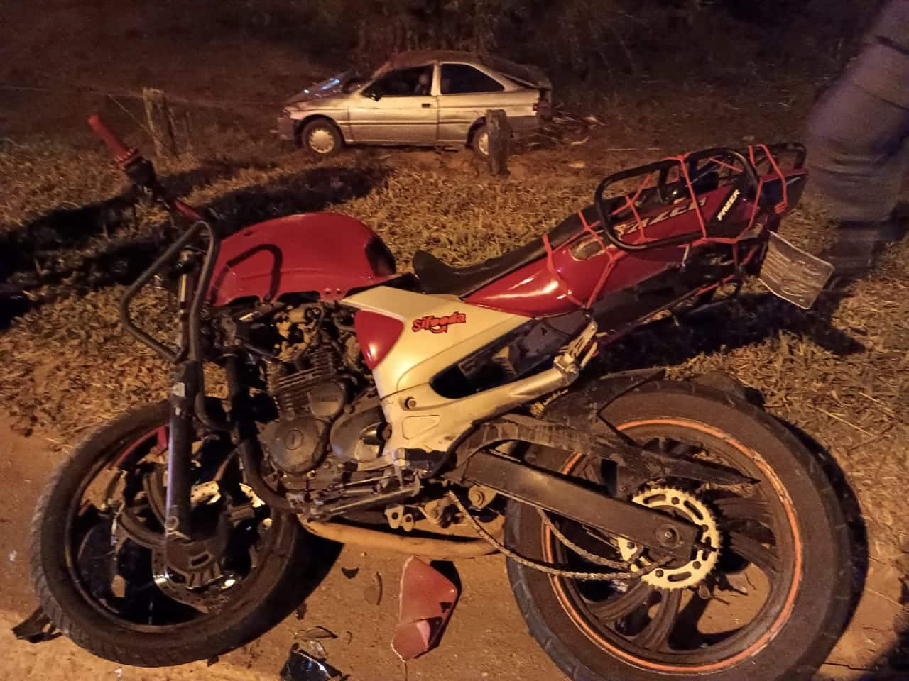 Motorista e motociclista ficam feridos em acidente na BR 482 em Guaçuí