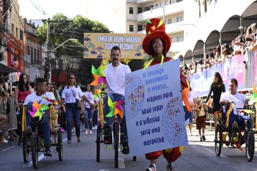 Desfile escolar volta às ruas de Cachoeiro após três anos Aqui Notícias