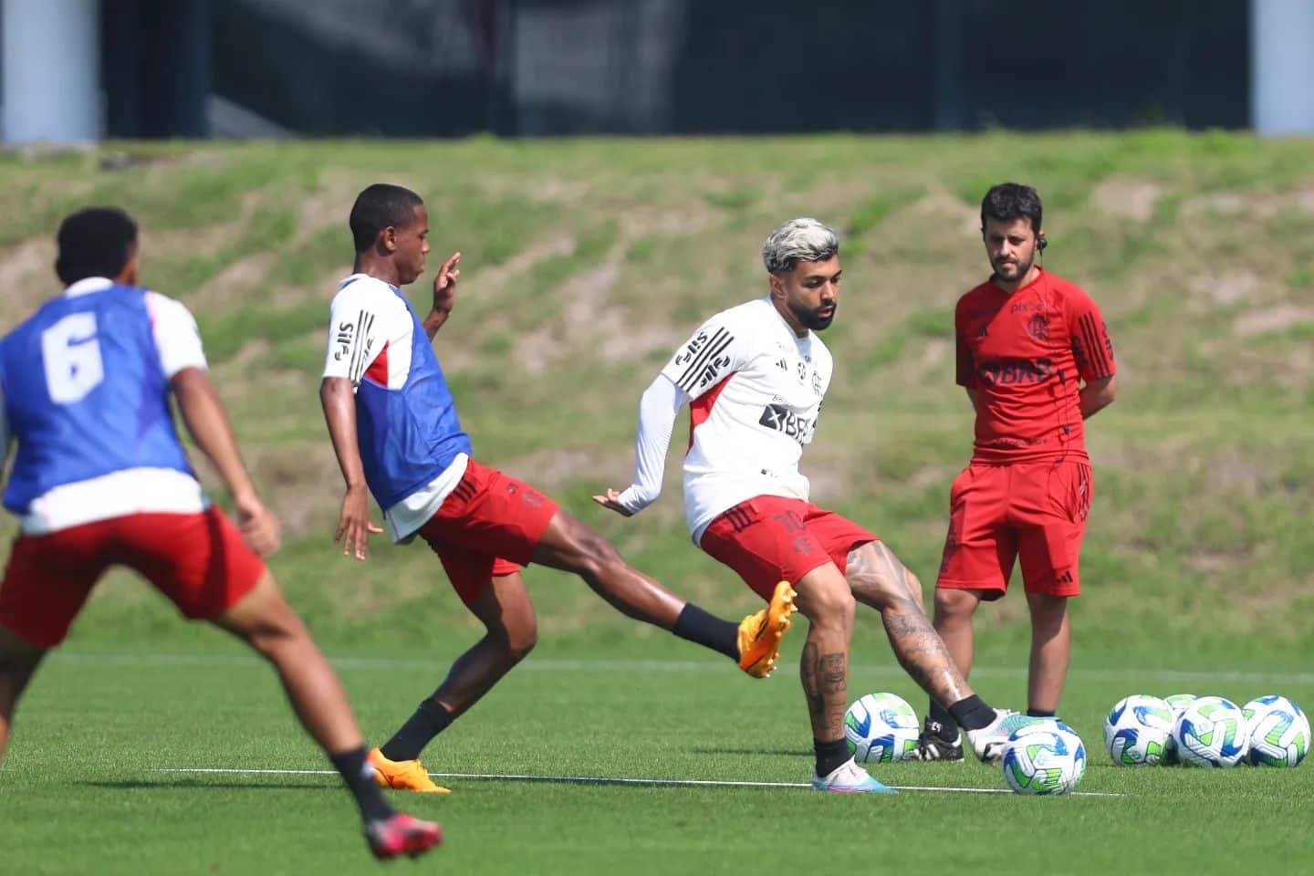 Pedro não comparece a treino do Flamengo após sofrer agressão Aqui