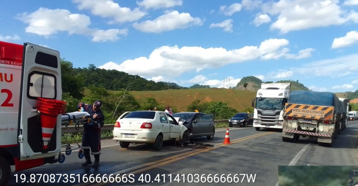 Uma Pessoa Morre E Quatro Ficam Feridas Em Acidente Entre Dois Carros