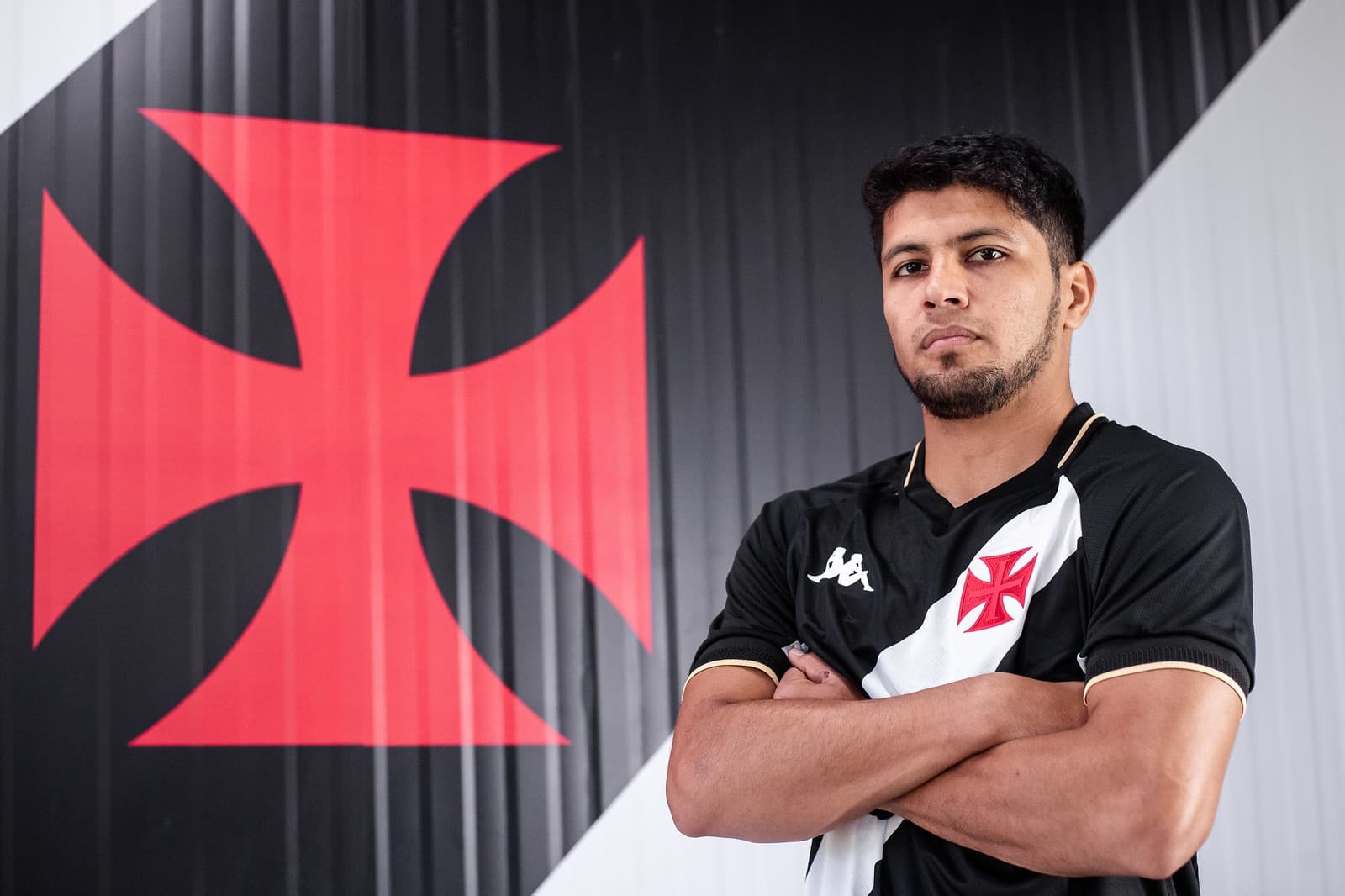 Vasco Anuncia Zagueiro Paraguaio Robert Rojas Do River Plate Aqui