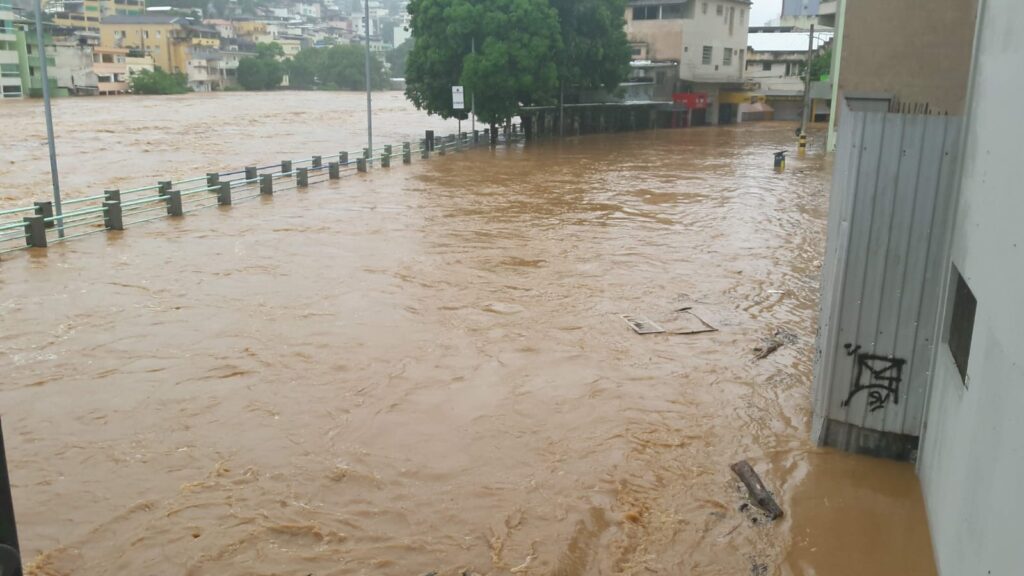 Quatro Anos Ap S Maior Enchente Da Hist Ria Avenida Em Cachoeiro Segue