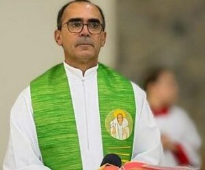 Padre é encontrado morto dentro de paróquia Padre encontrado morto