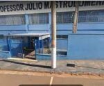 Ex-aluno de 22 anos invade escola e fere duas professoras a facadas