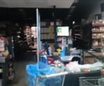 Parte do teto do supermercado Perim, em Cachoeiro, desaba com temporal