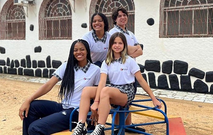 A escola está passando por diversas inovações, uma delas é o novo uniforme A escola está passando por diversas inovações, uma delas é o novo uniforme