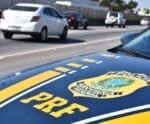 Carreta dá pane e trânsito é desviado na BR-101, em Rio Novo do Sul