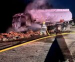 Caminhão-tanque com combustível pega fogo na BR 482 em Dores do Rio Preto