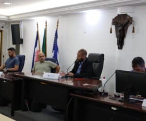 Audiência Pública debate preços de combustível em Cachoeiro Os vereadores na audiência pública