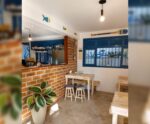 Com ambiente pet friendly e gastronomia descomplicada, cafeteria Empório Rerigtiba celebra dois anos