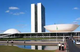 Estudo revela que ‘bancada da bala’ mira mais discurso que lei; veja Monumentos do Congresso Nacional em Brasília