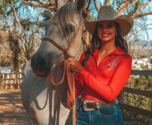 Jovem amazona de Afonso Cláudio se destaca em competições de laço