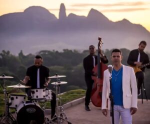 Assista ao clipe que o cantor Fabiano Juffu gravou em homenagem a Roberto Carlos Fabiano Juffu 2