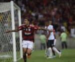 Flamengo goleia Maringá para se garantir nas oitavas da Copa do Brasil