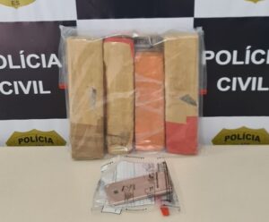 homem se entrega à polícia para deixar tráfico de drogas