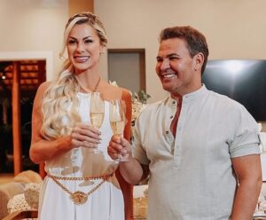 Mariana Polastrelli se casa com Eduardo Costa no dia de seu aniversário Mariana Polastrelli se casa com Eduardo Costa no dia de seu aniversário