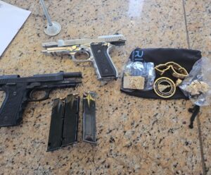 armas apreendidas pela PRF com casal de ciganos