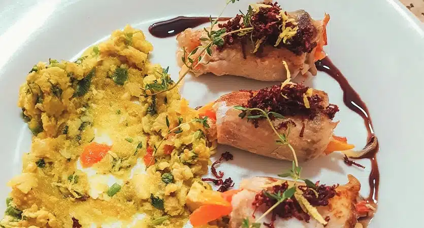Foto de prato com tilápia um dos ingredientes que serão apresentados nas aulas show de culinária da Feira Gastronômica de Jerônimo Monteiro