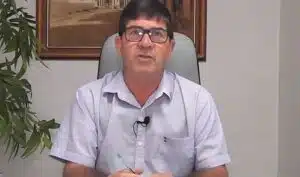Foto mostra o prefeito de Guaçuí Marcos Jauhar que enviou projeto que aumenta a taxa de lixo
