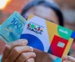 Caixa paga novo Bolsa Família a beneficiários com NIS de final 3