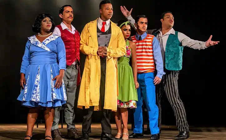 Foto mostra atores do grupo Gota, Pó e Poeira em cena na peça Os Sacrilégios do Amor