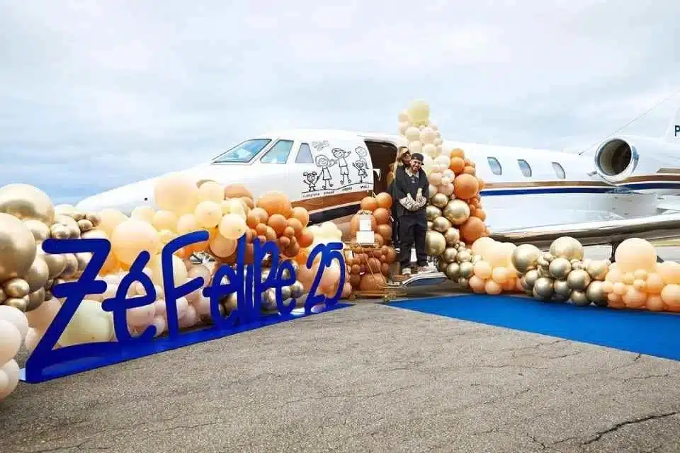 Virgínia dá jatinho de presente a Zé Felipe