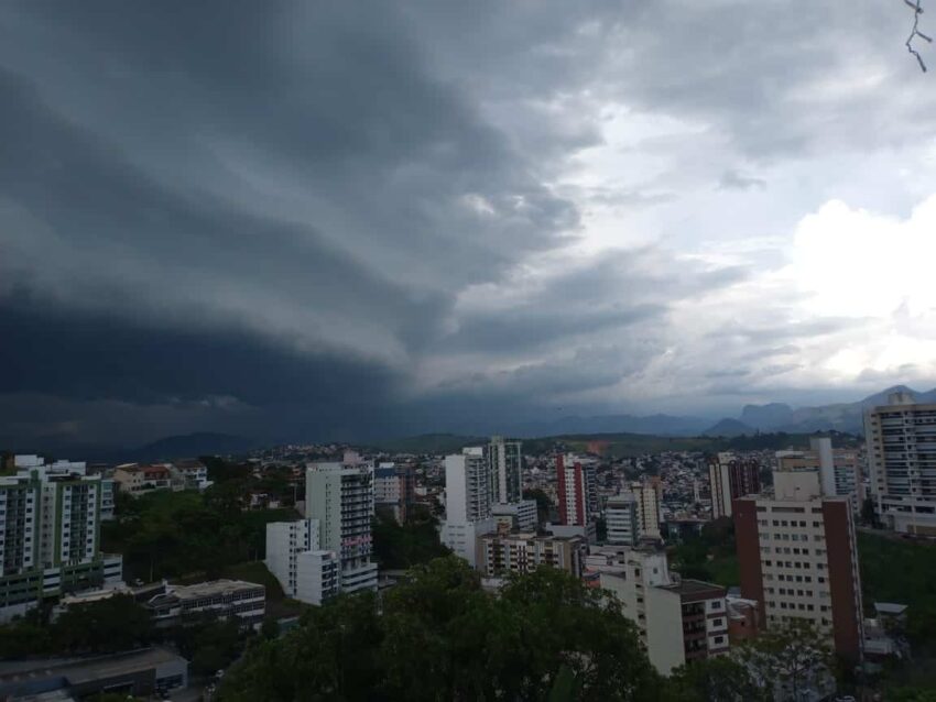 Vem temporal por aí! Serra recebe alerta para risco de chuvas