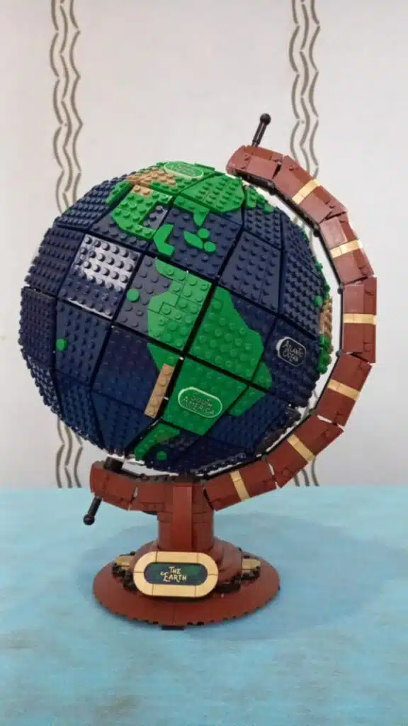 Jovem autista estreia exposição na Casa Porto