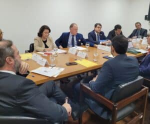 Casagrande discute repactuação do acordo de Mariana com ministros