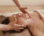 A terapia das mãos: massagem como cura para corpo e mente