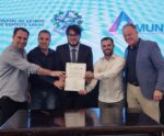 Governador recebe nova diretoria de entidade dos prefeitos capixabas