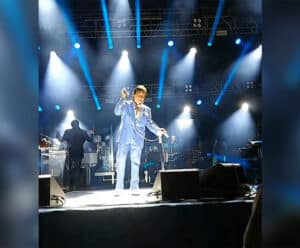 Vídeo: veja como foi a abertura do show de Roberto Carlos em Cachoeiro O Rei Roberto Carlos na abertura do Show em Cachoeiro de Itapemirim