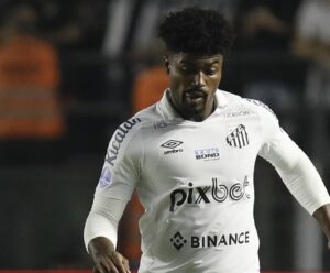 Santos suspende contrato de Eduardo Bauermann, réu por envolvimento em esquema de apostas Eduardo Bauermann