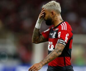 Gabigol perde pênalti e Flamengo empata com o Cruzeiro no Maracanã Gabigol - jogador do Flamengo