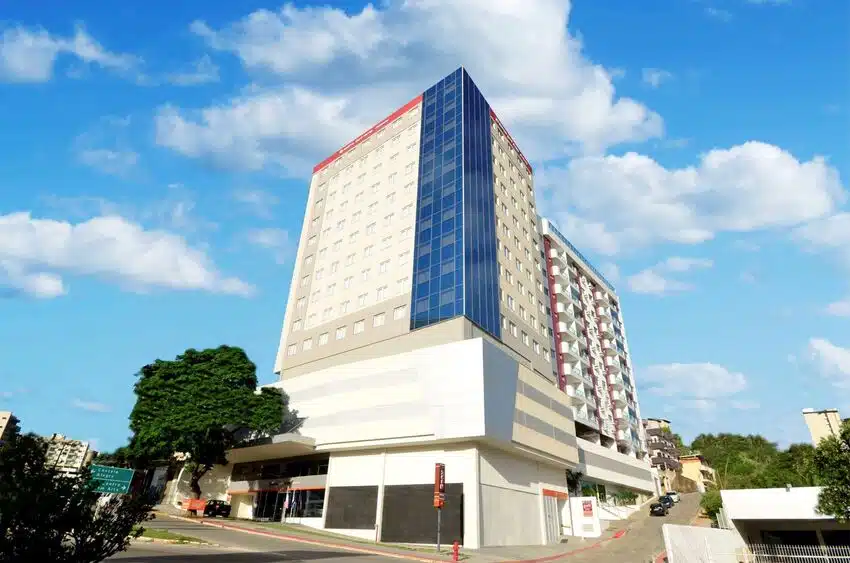 fachada do Hotel Easy Cachoeiro by Atlantica