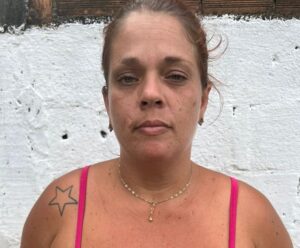 Mulher de 35 anos é assassinada com vários tiros em escadaria de Cachoeiro Priscila Silva de Oliveira, 35 anos, assassinada a tiros