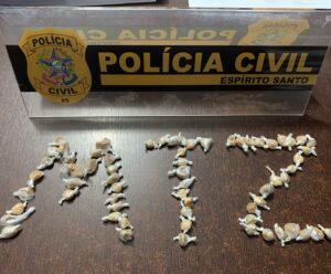 Polícia Civil apreende quase 70 pedras de crack em Marataízes