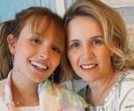 Mãe da atriz Larissa Manoela é indiciada pela polícia; saiba o motivo