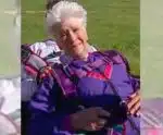 Mulher de 95 anos com demência morre após uso de arma de choque pela polícia australiana