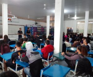 Polícia Civil de Guaçuí realiza palestras em escola sobre o uso indevido de redes sociais Palestra em escolas de Guaçuí