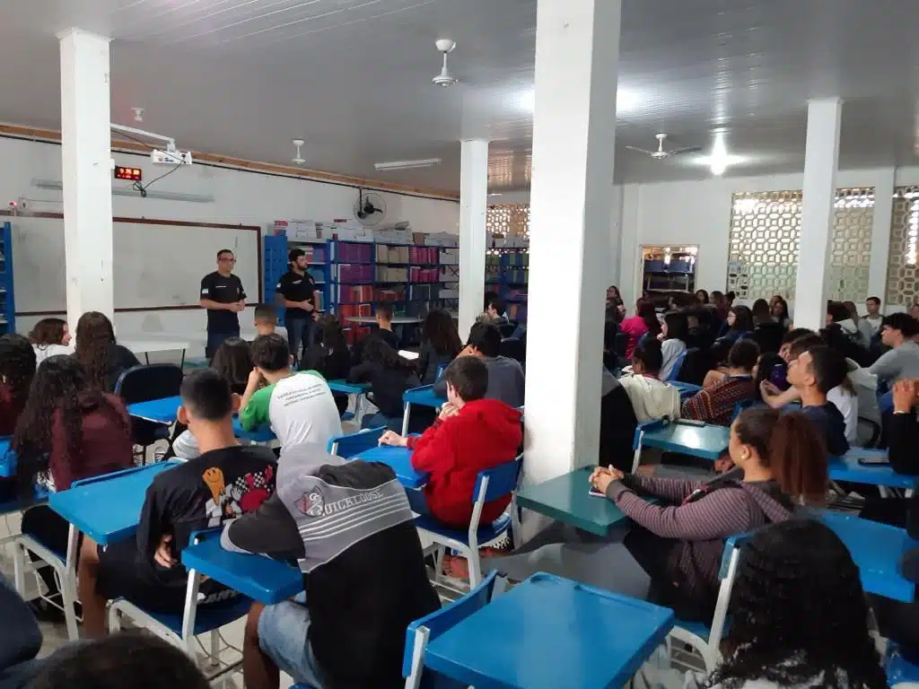 Palestra em escolas de Guaçuí
