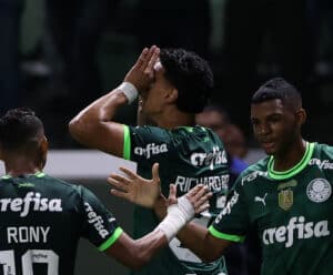 Palmeiras atropela Fortaleza e conquista boa vantagem nas oitavas da Copa do Brasil Palmeiras