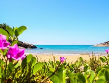 De norte a sul: as praias do Espírito Santo que encantam o ano todo
