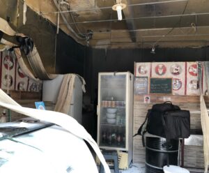 Restaurante pega fogo em Cachoeiro após válvula de botijão explodir