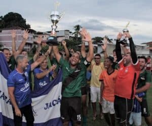 Foto da comemoração da equipe do Jacá que venceu o Torneio do Trabalhador de São José do Calçado