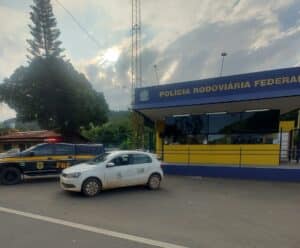 PRF recupera em Viana veículo furtado do Incaper de Conceição do Castelo Veículo furtado do Incaper