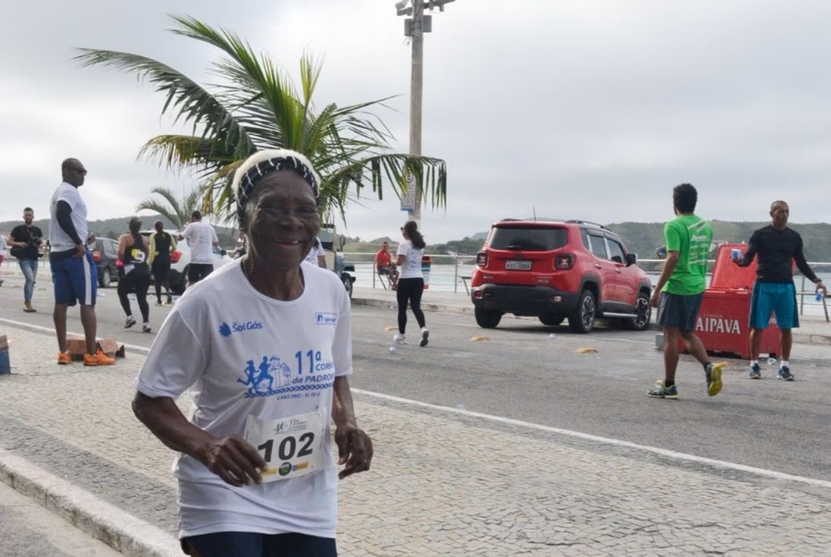 Vovó movida por abóbora, jiló e angu usa corrida de rua para driblar  depressão aos 96 anos - Aqui Notícias