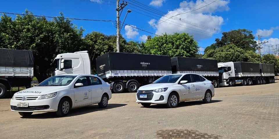 Os auditores fiscais da Receita Estadual localizaram seis carretas carregadas com café conilon sem nenhum documento fiscal. Foto: Divulgação Os auditores fiscais da Receita Estadual localizaram seis carretas carregadas com café conilon sem nenhum documento fiscal. Foto: Divulgação