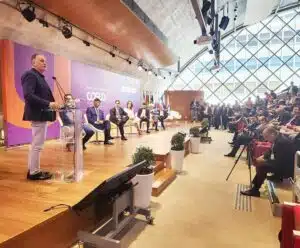 Governador do ES participa da 8ª edição do Cosud, em Minas Gerais governador palestrando